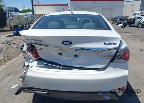2013 Hyundai Sonata Hybrid z USA, uszkodzony, nr VIN KMHEC4A44DA088438